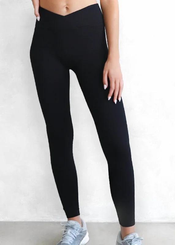 Crossover Waistband Ribbed Legging In Black