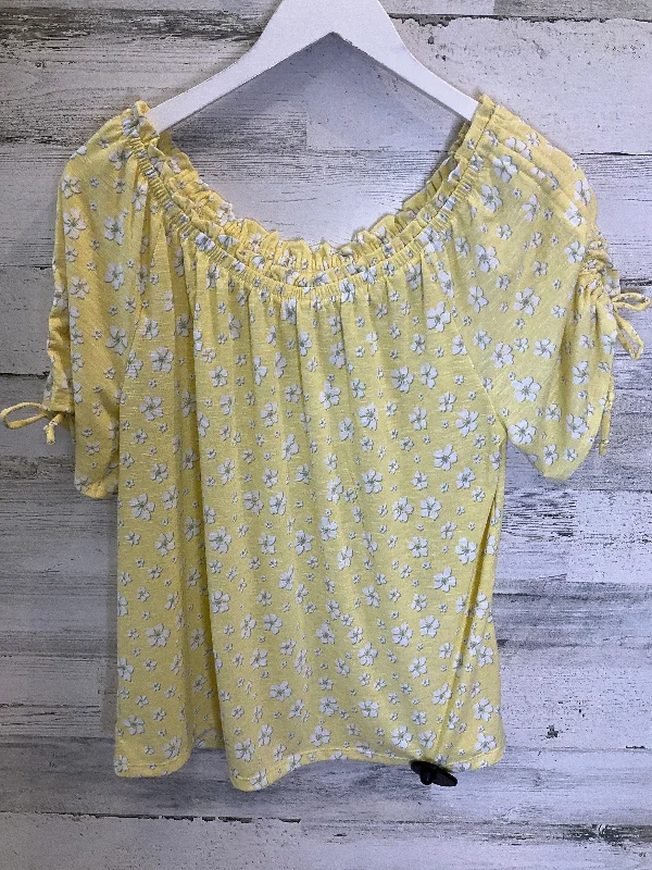 Yellow Top Short Sleeve Cato, Size M